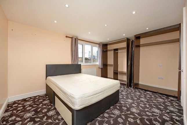 Terraced house to rent in Da Gama Place, London