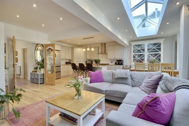 7, Brecon Avenue, Portsmouth photo 3