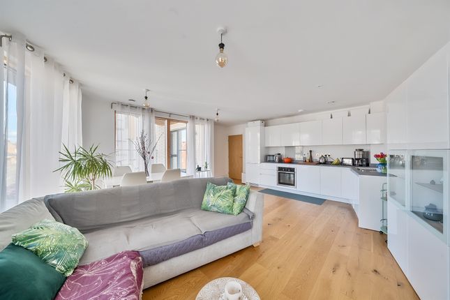 Flat 3, 2c, Cavendish Road, London photo 2
