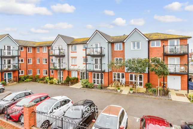 2-bed flat on Neville Lodge, Rowe Avenue, Peacehaven, £250,000