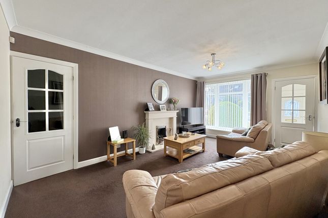 24, Lowick Drive, Poulton-Le-Fylde photo 2