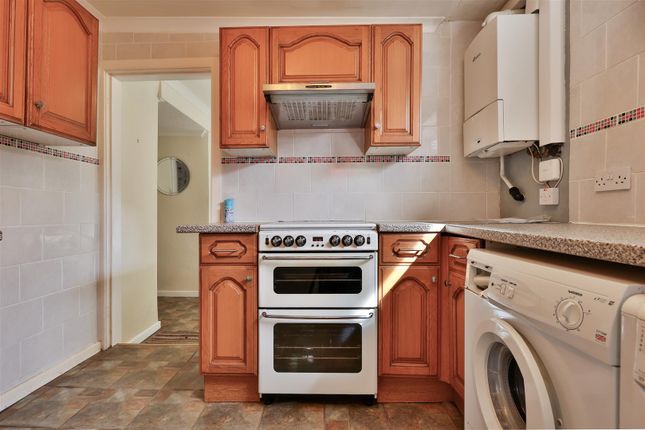 19, Scholes Lane, Cleckheaton photo 4