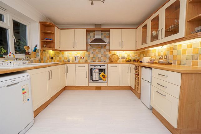 23, Sandwich Drive, St. Leonards-On-Sea photo 2