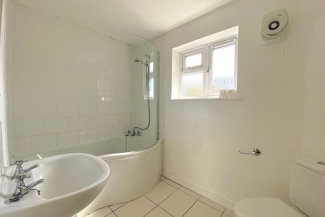 2, Edinburgh Road, Bexhill-On-Sea photo 4