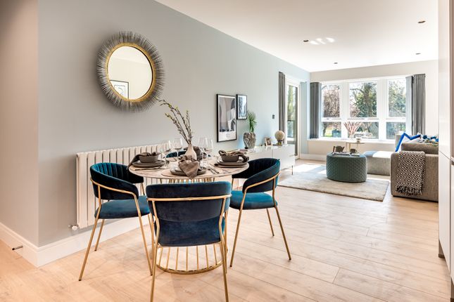 Flat for sale in Park Place, London