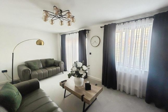 69, Magenta Way, Burton Joyce photo 2
