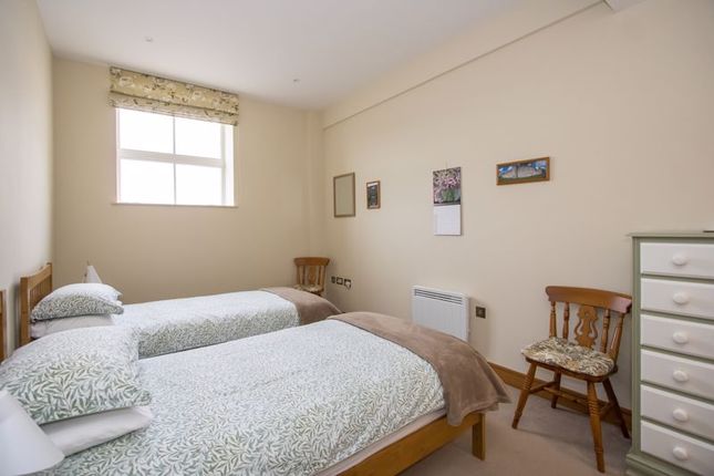 Flat for sale in Headlands, Hayes Point, Sully