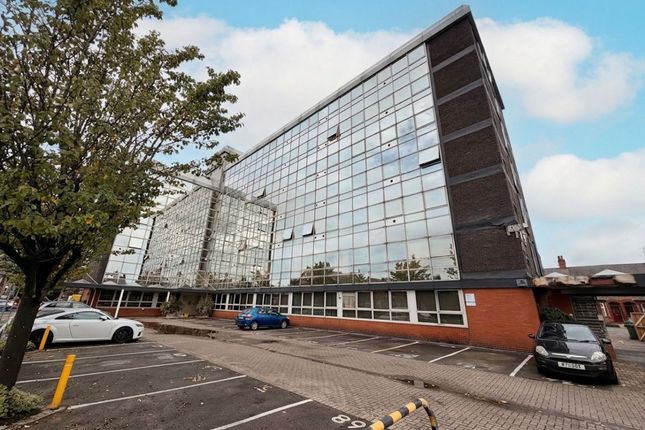 Apt 90, Roberts House, Altrincham photo 4