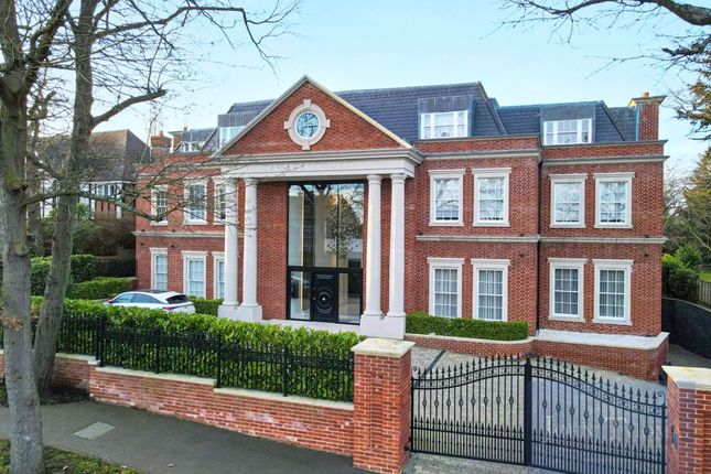 Thumbnail Property to rent in Stradbroke Drive, Chigwell