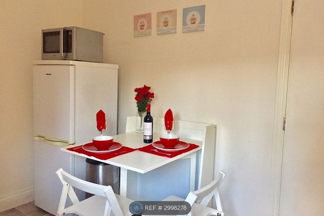 1-bed flat on Flat, William Street, Reading, £1,200/mo