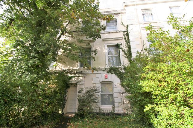 2-bed flat on North Road East, Plymouth, £1,095/mo