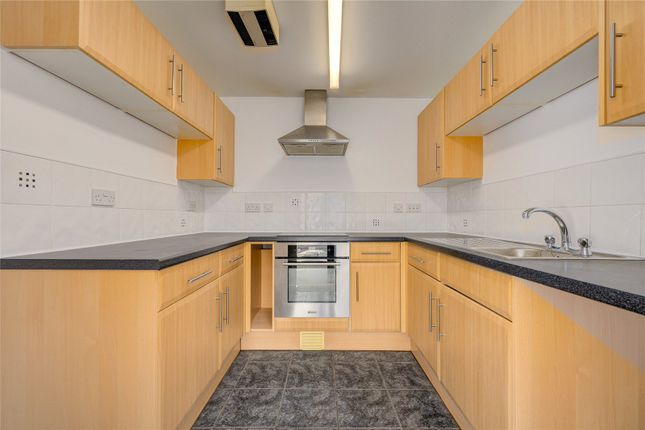 Flat 8, Parkhall Gardens,, Rosemary Avenue, Wolverhampton photo 4