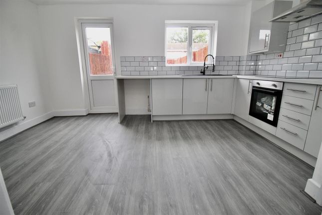 67, Rowan Way, Birmingham photo 3