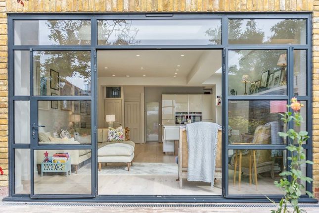 86, Kingscourt Road, London photo 4