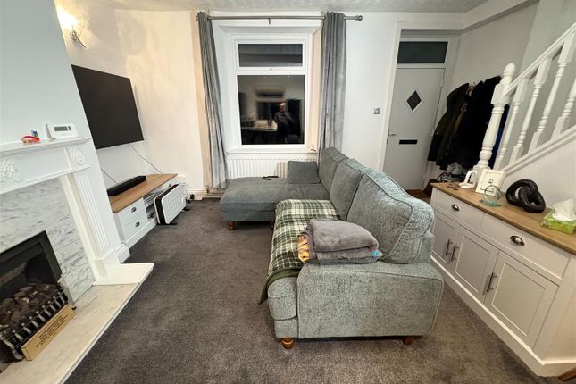 7, Park Grove, Bradford photo 2
