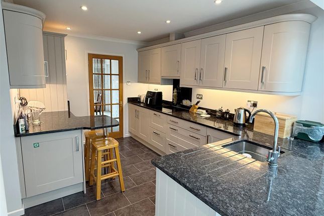 4, Westmead Drive, Newbury photo 4