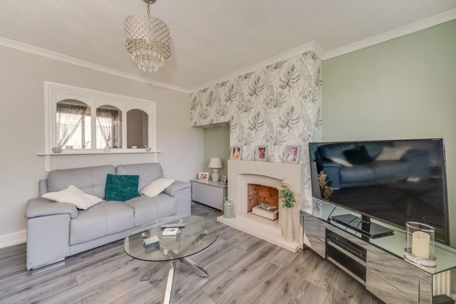 17 East Glade Avenue, Sheffield photo 4