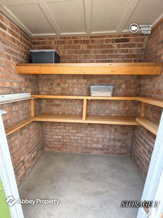66 Abbots Wood Road, Luton photo 2