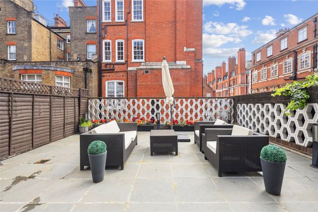 Flat for sale in Park Mount Lodge, 12-14 Reeves Mews