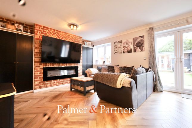 24, Barley Road, Frinton-on-Sea photo 4