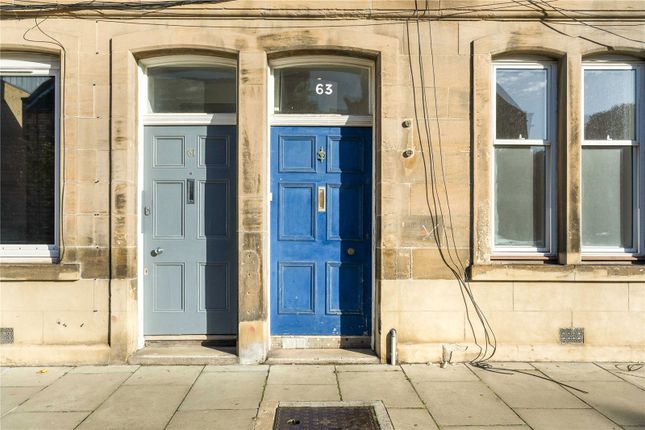2-bed flat on Iona Street, Edinburgh, £300,000