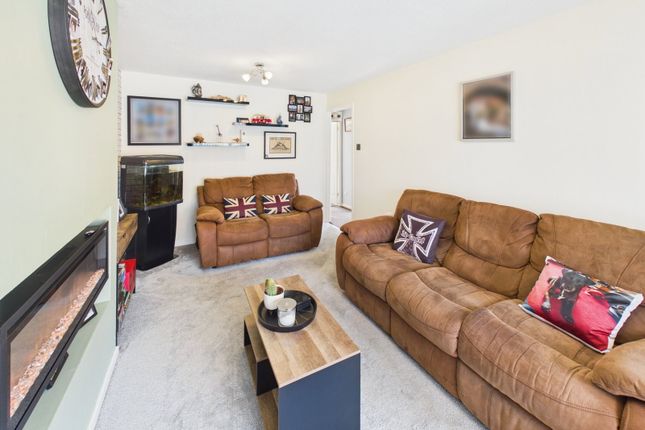 10, Fairmead Way, Whitby photo 3