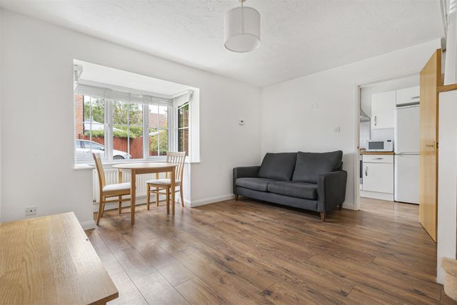 124, Woodhead Drive, Cambridge photo 4