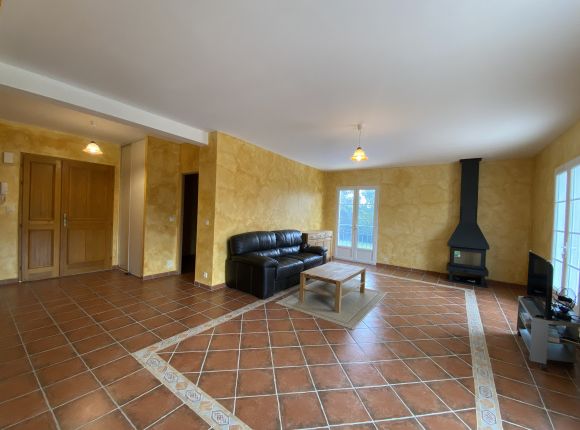 Detached house for sale in Montirat, Languedoc-Roussillon, 11800, France