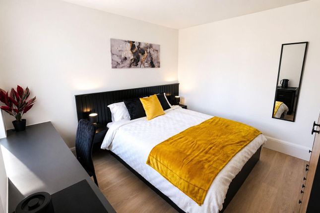 Room 2, 62 Leigh Hall Road, Leigh-on-Sea photo 4