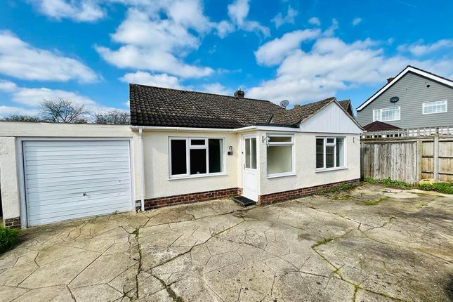 Thumbnail Detached bungalow for sale in The Henrys, Thatcham