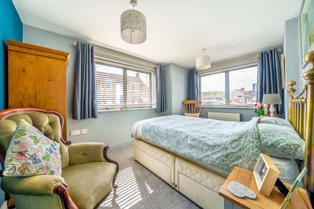 Flat for sale in High Street, Kempston, Bedford