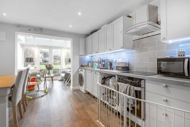2, Queens Head Cottages, Winchmore Hill photo 4