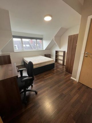Property to rent in Meadow View, Hyde Park, Leeds, West Yorkshire
