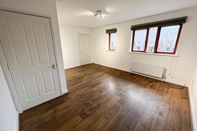 16 Lime Grove, London photo 2