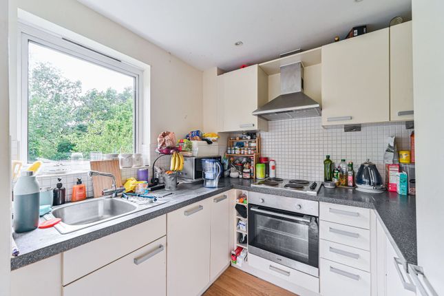 Highwood Close, East Dulwich photo 3