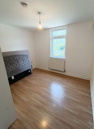 43, Myrtle Road, Hounslow photo 4