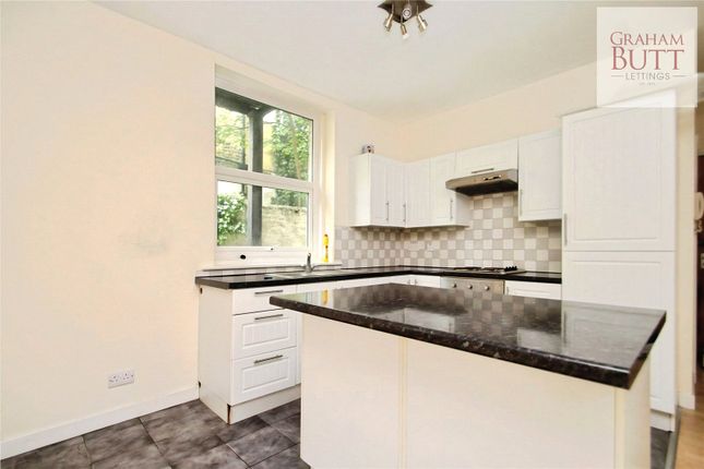 Flat 2, 31, South Terrace, Littlehampton photo 2