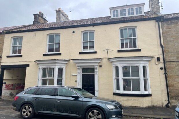 Flat to rent in West End, York