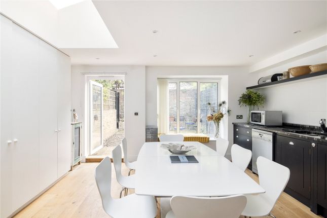 12, Treadgold Street, London photo 4
