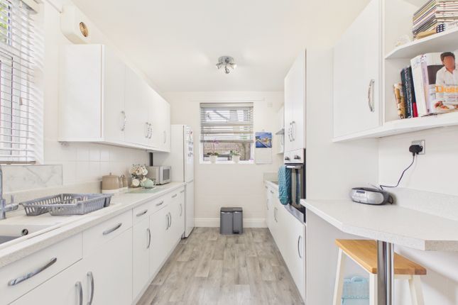 1, Grayburn Court, Beverley photo 3