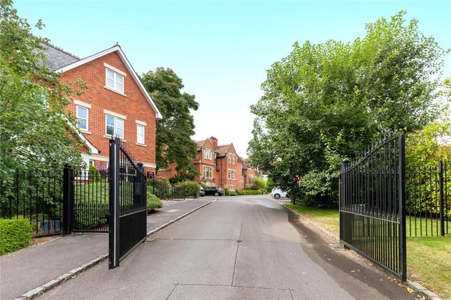 Thumbnail Flat to rent in Upcross House, Upcross Gardens, Reading, Berkshire