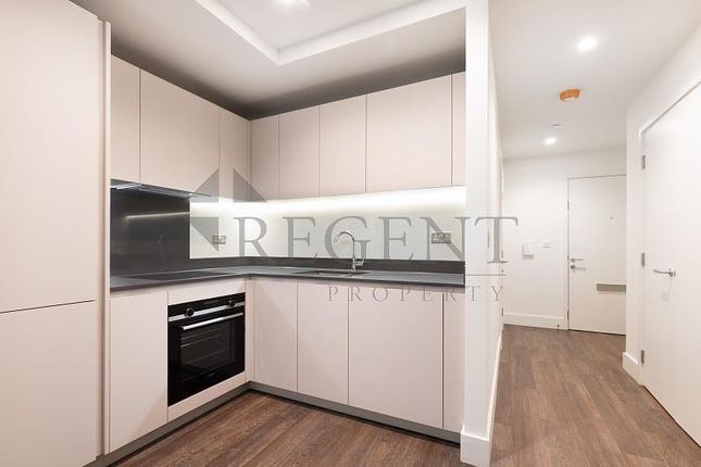 Flat 19, Foster Apartments, North End Road, London photo 3