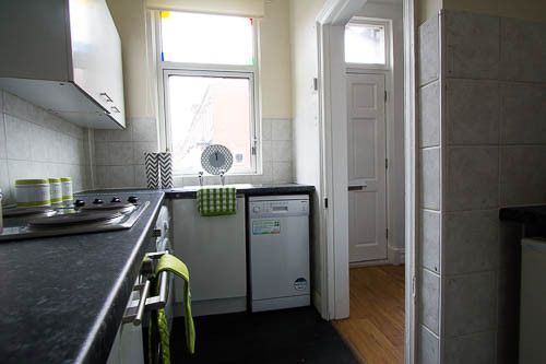 Terraced house to rent in Lumley Avenue, Leeds