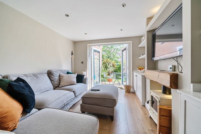 Thumbnail Flat for sale in Capel Close, London
