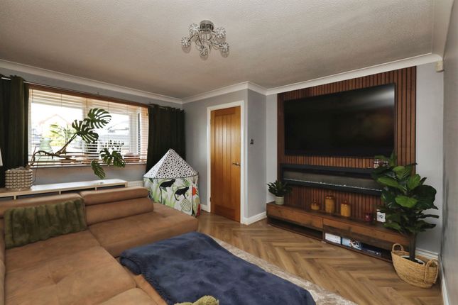 33, Bracken Way, DONCASTER photo 3