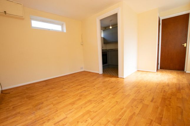 Lower Flat, West Kent House, Western Road, Crowborough photo 4