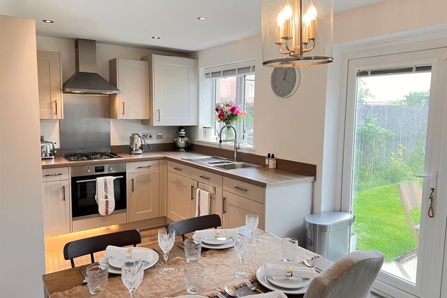 16, Whernside Close, Harrogate photo 4