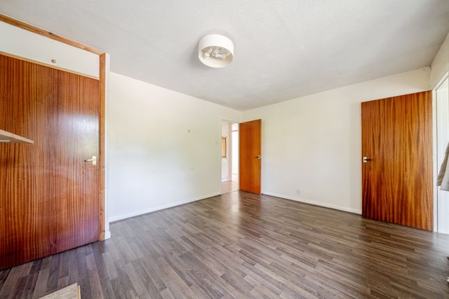 16, Wyndham Crescent, Cranleigh photo 3