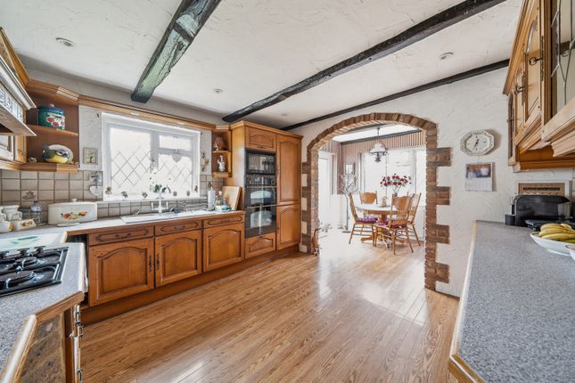 16, Poplar Road, Uxbridge photo 3