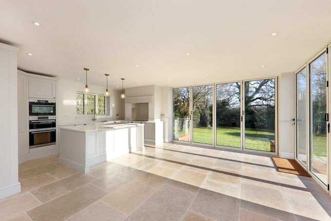 17, Burnham Avenue, Beaconsfield photo 2